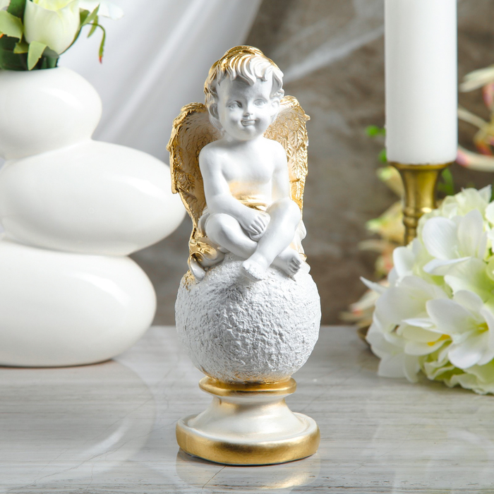 Статуэтка "Ангел на шаре" малая