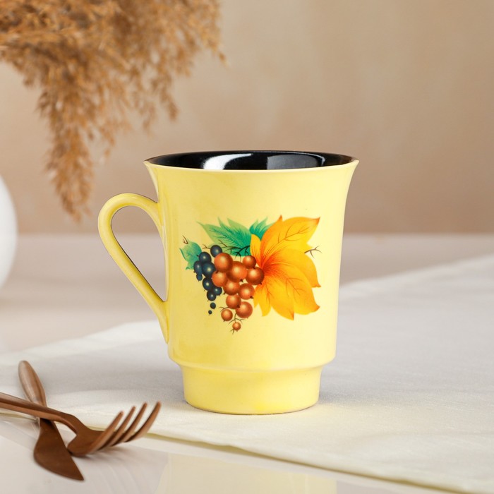 фото Кружка "цветы", жёлто-коричневая, деколь, керамика, 0.4 л, микс керамика ручной работы