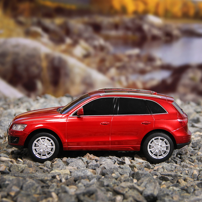 Машина радиоуправляемая "Audi Q5", работает от батареек, масштаб 1:24, световые эффекты, МИКС