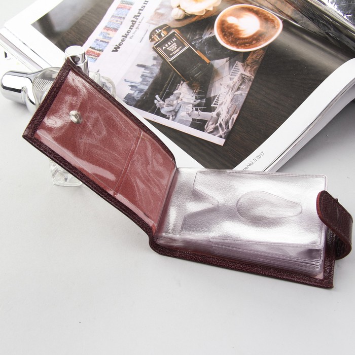 Визитница на кнопке, 1 ряд, 18 листов, цвет бордовый