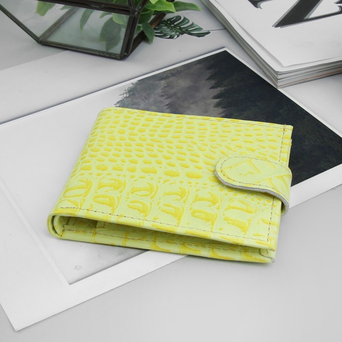 Кошелёк женский на кнопке, 2 отдела, отдел для монет, жёлтый кайман