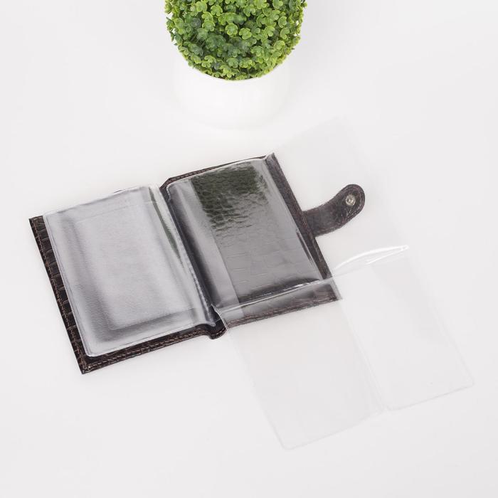 Обложка для автодокументов на кнопке, коричневый крокодил