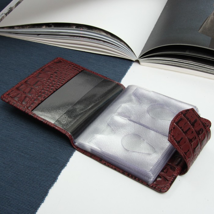 Кредитница на кнопке, 2 ряда, 20 листов, кайман, цвет бордовый