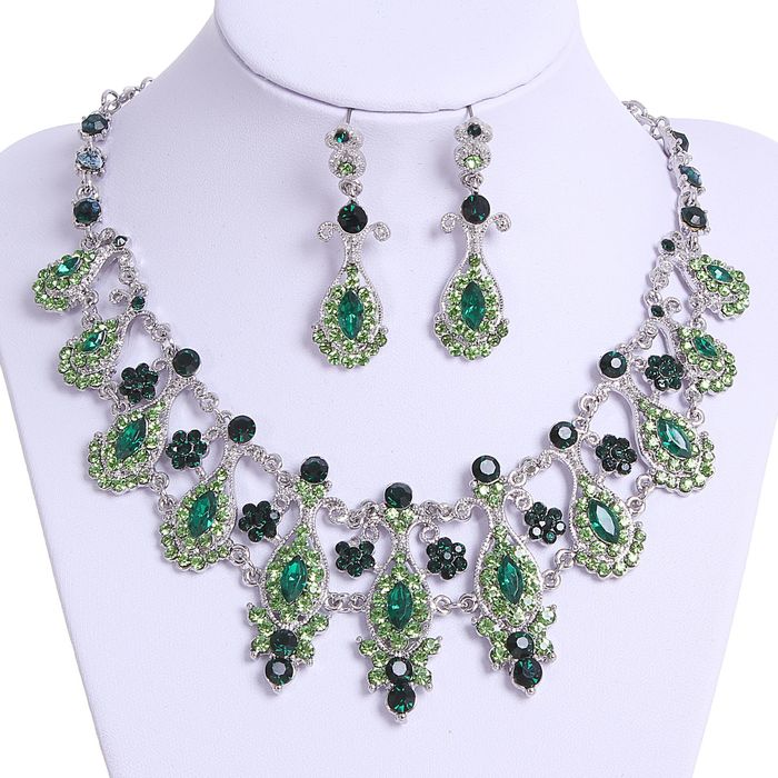 Набор 2 предмета: серьги, колье "Шальная императрица" капель, цвет изумрудный в серебре, 45см