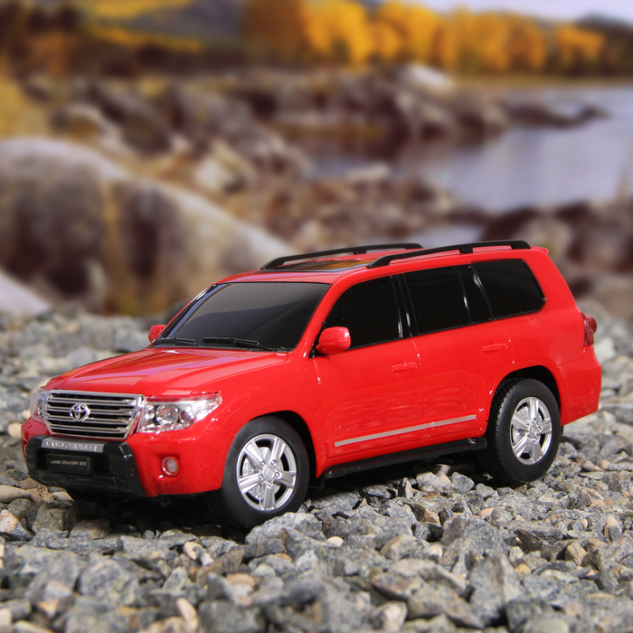 Машина радиоуправляемая "TOYOTA LAND CRUISER 200", работает от батареек, масштаб 1:24, световые эффекты, цвета МИКС