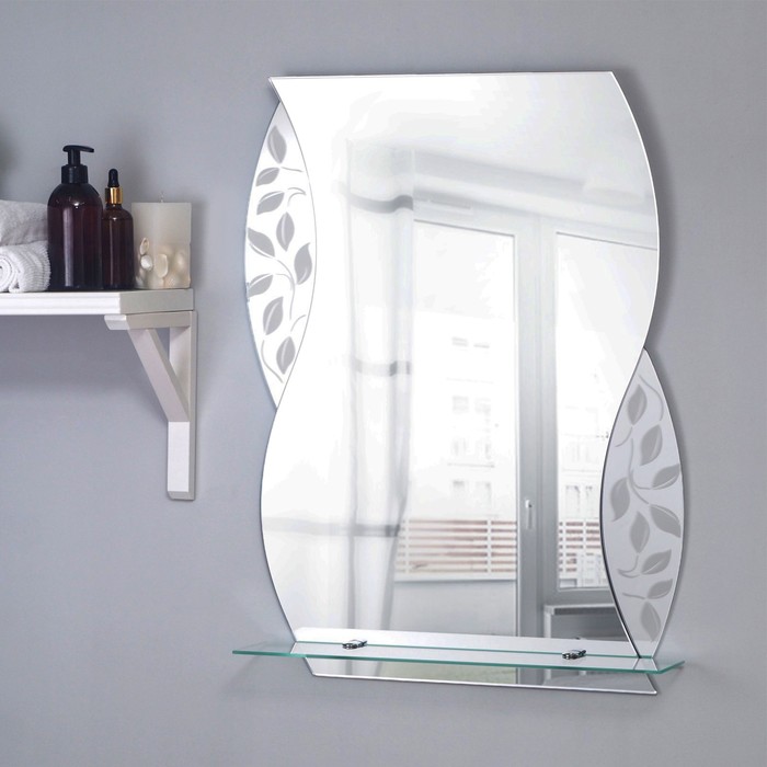 цена Зеркало «Агата», настенное, с полочкой, 53×68 cм