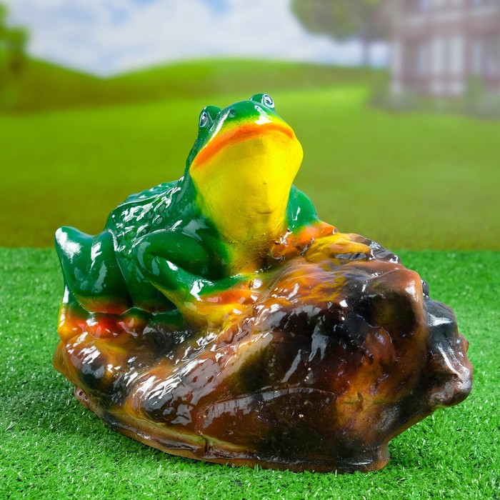 Садовая фигура "Лягушка на камне"