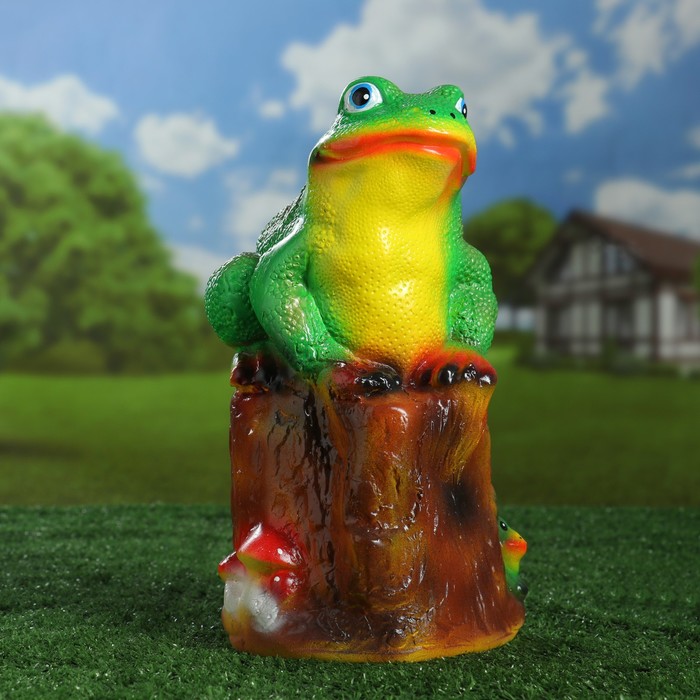 Садовая фигура "Лягушка на пне"