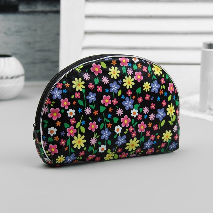 Набор косметичек 5 в 1 "Полянка", цвет чёрный