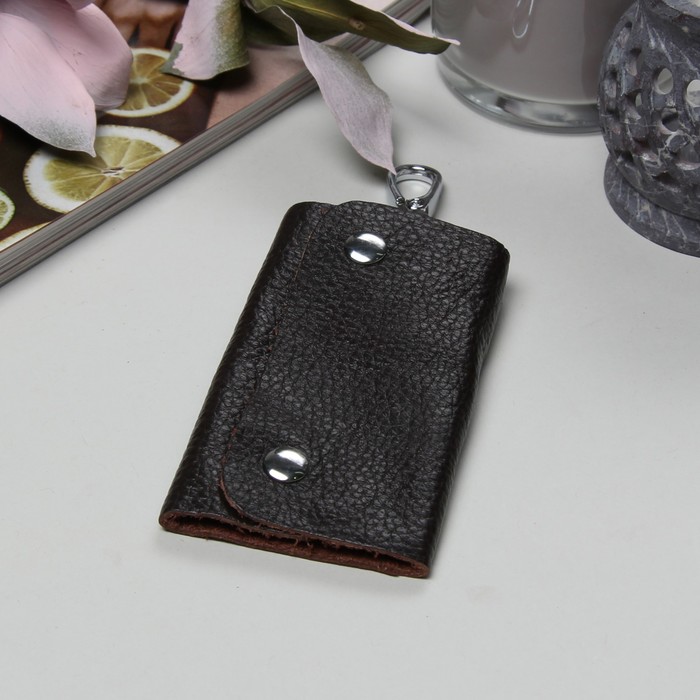 Ключница на кнопке, 7 карабинов, коричневый матовый