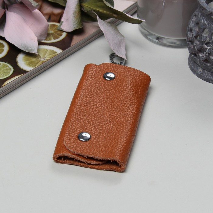 Ключница на кнопке, 7 карабинов, цвет коричневый