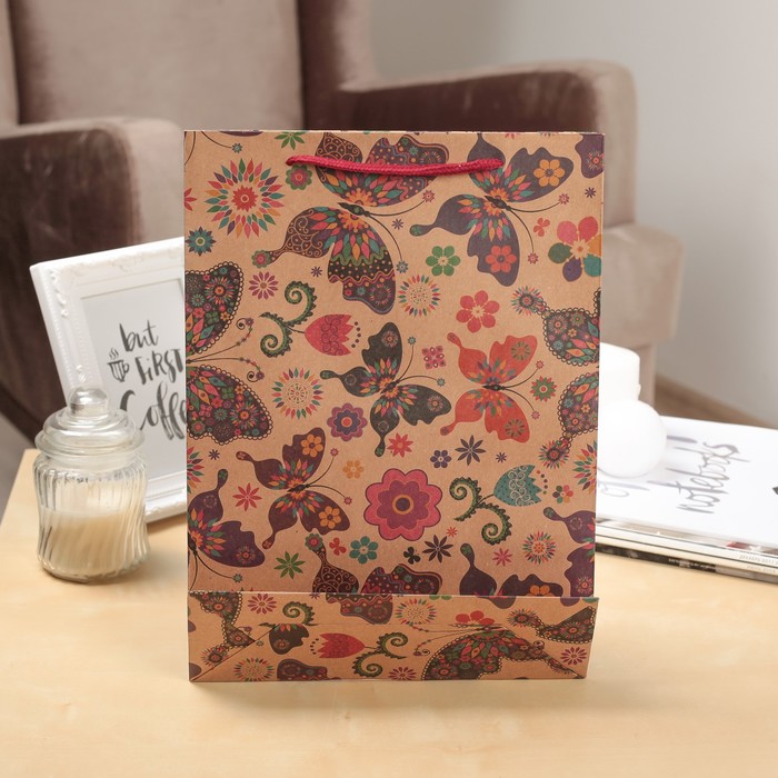 Пакет крафт "Цветные бабочки, 19 х 25 х 8 см