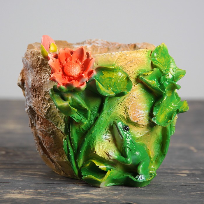 Фигурное кашпо "Камень с лягушкой"