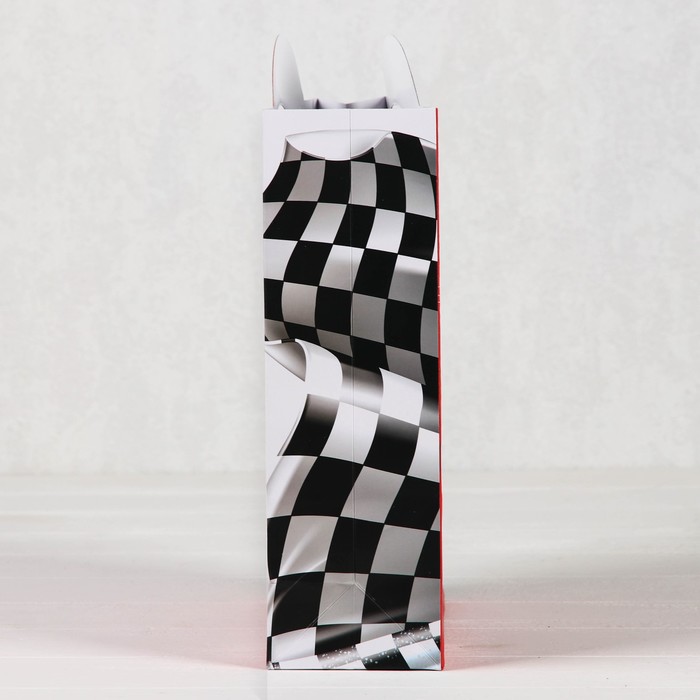 Пакет подарочный с фигурной ручкой "Гонщик", Тачки