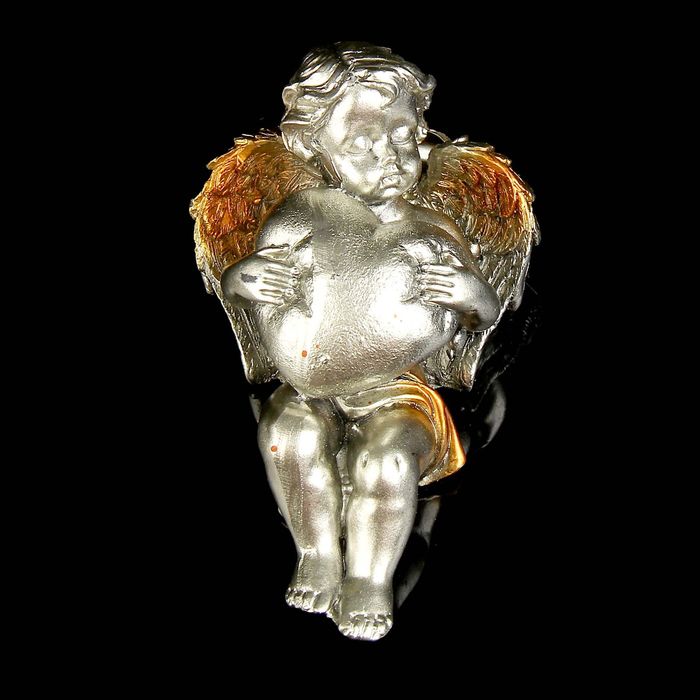 Сувенир "Спящий ангел с сердцем" под бронзу с золотыми крыльями МИКС