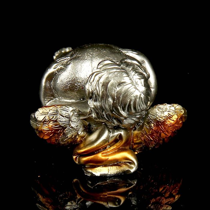 Сувенир "Спящий ангел с сердцем" под бронзу с золотыми крыльями МИКС