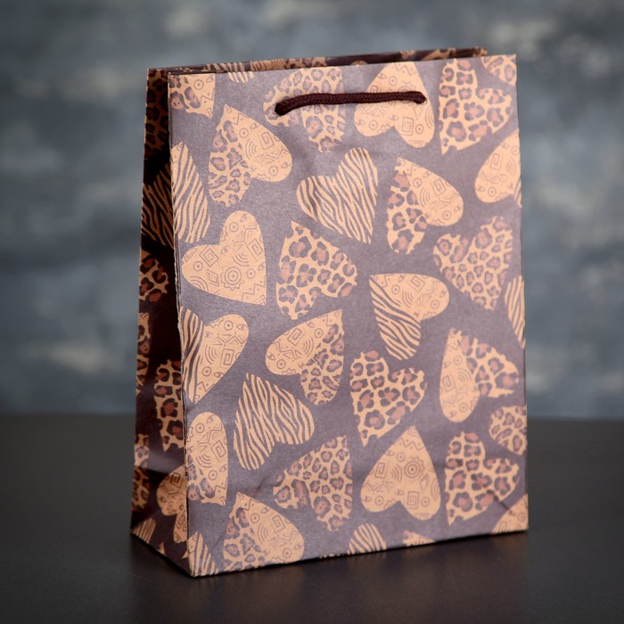 Пакет крафт "Сердца", 19 х 24 х 8 см