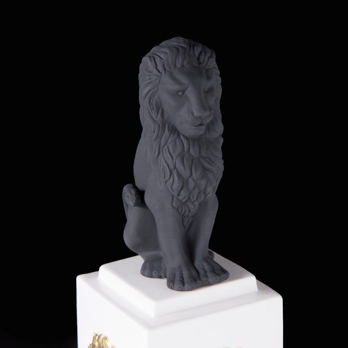 Статуэтка "Лев на пьедестале" черно-белая