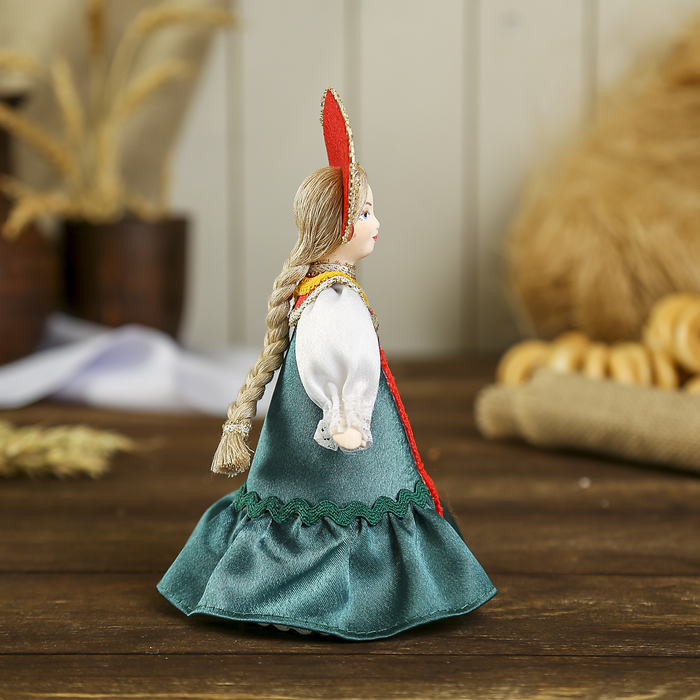Сувенирная кукла "Девичий праздничный костюм. Владимирская обл. Россия. 18-19 в."