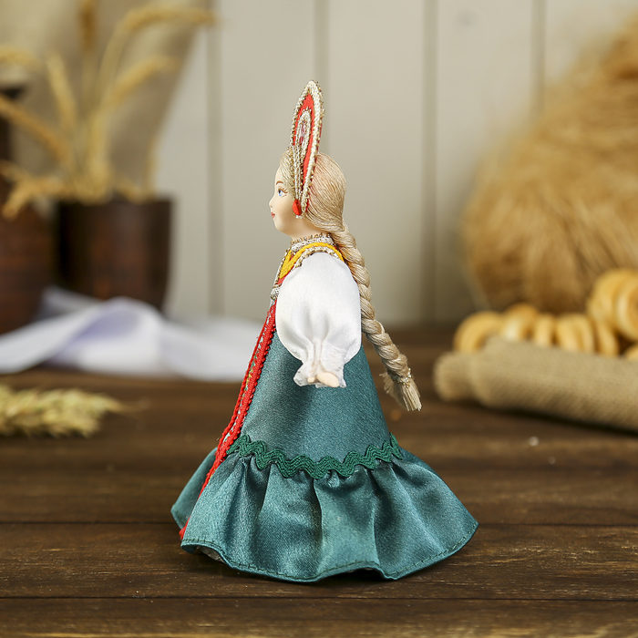 Сувенирная кукла "Девичий праздничный костюм. Владимирская обл. Россия. 18-19 в."