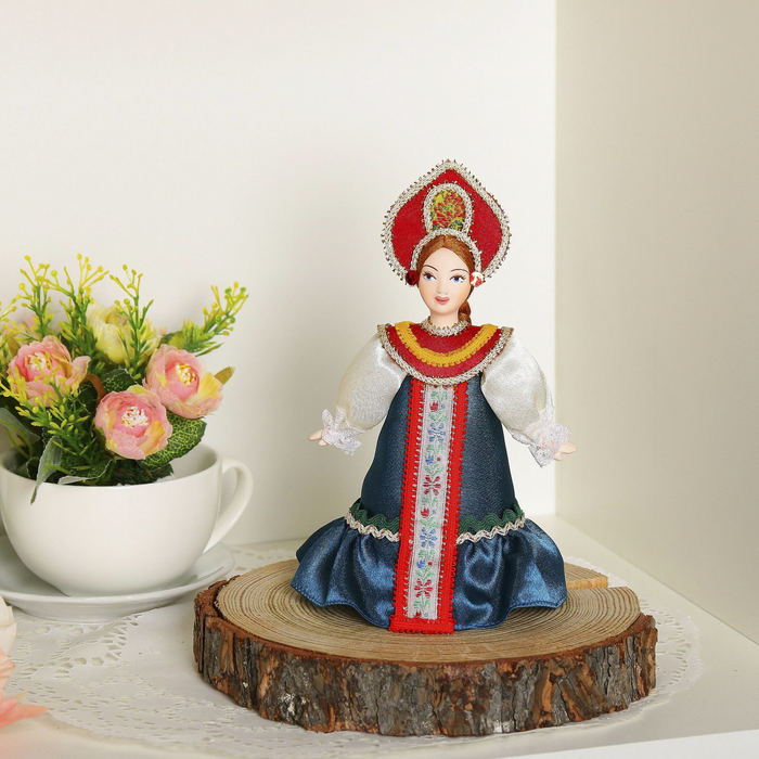 Сувенирная кукла "Девичий праздничный костюм. Владимирская обл. Россия. 18-19 в."
