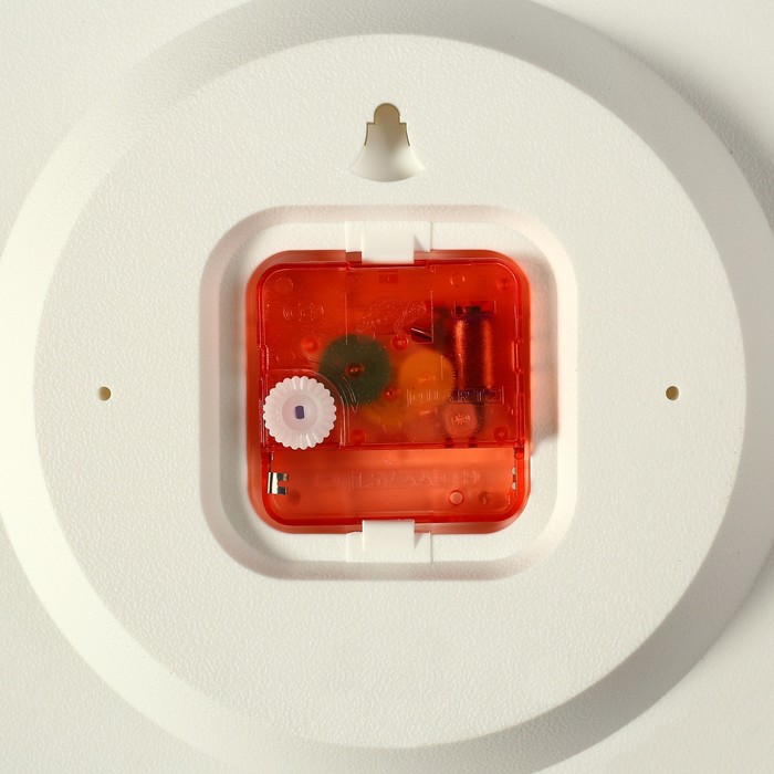 Часы настенные круглые "Песочная терапия", светло-коричневые