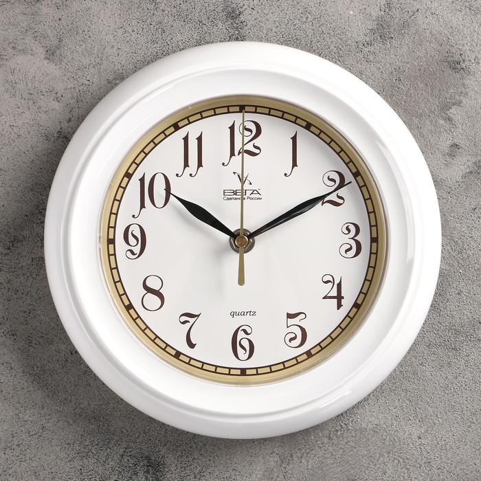 Часы настенные классические "Вега", белые, цифры узорные