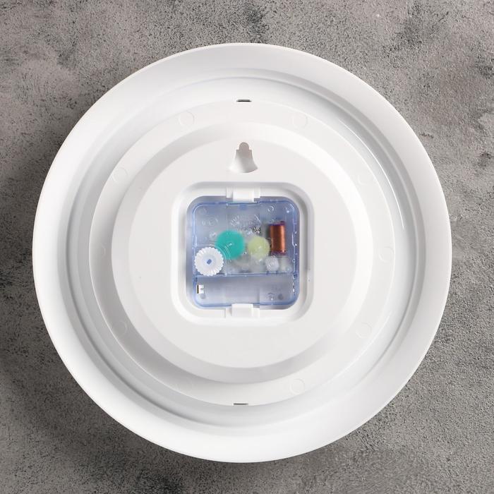 Часы настенные классические "Вега", белые, цифры узорные