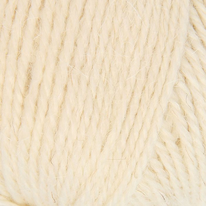 Пряжа "Хуторянка" 100% шерсть 170м/100гр (0230, отбеленный)