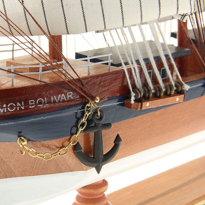 Корабль сувенирный большой «Трёхмачтовый», борта светлое дерево с белой полосой, паруса белые, 59 х 47,5 х 9 см