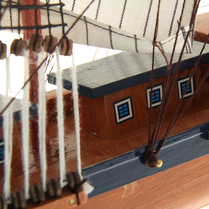 Корабль сувенирный большой «Трёхмачтовый», борта светлое дерево с белой полосой, паруса белые, 59 х 47,5 х 9 см