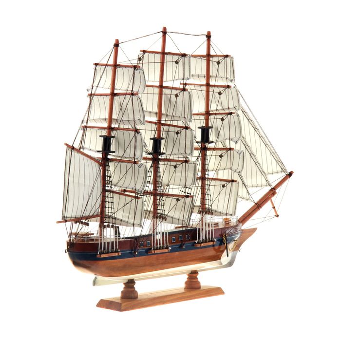 Корабль сувенирный большой «Трёхмачтовый», борта светлое дерево с белой полосой, паруса белые, 59 х 47,5 х 9 см