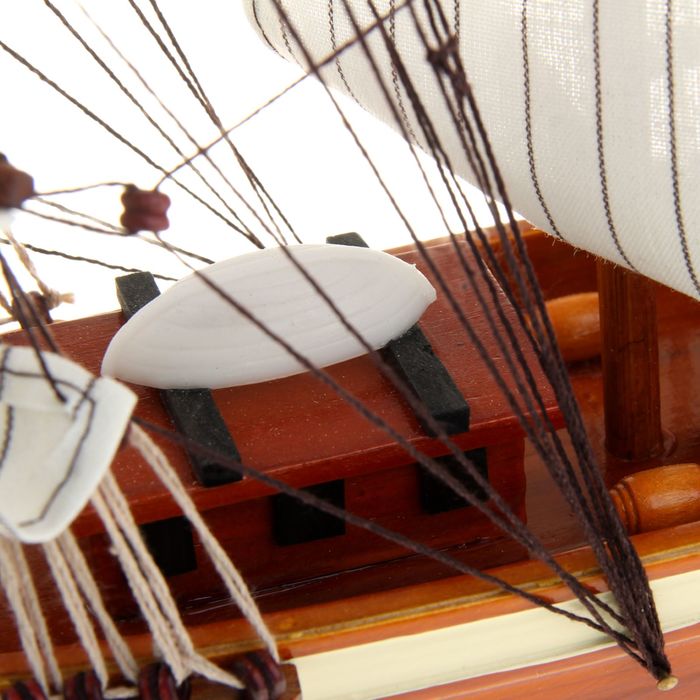 Корабль сувенирный большой «Трёхмачтовый», борта светлое дерево с полосой, паруса белые, 59 х 47 х 10 см