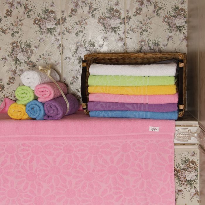 Полотенце махровое "Этель" Герберы розовый 30*70 см, 100% хлопок, 400гр/м2