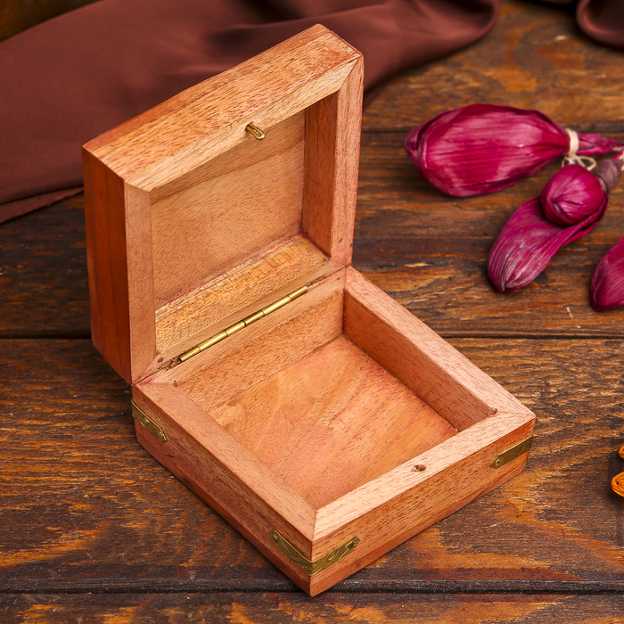 Шкатулка с орнаментом "Ажур"