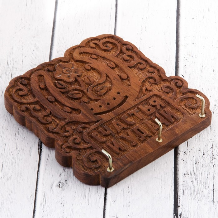 Ключница "Счастья и удачи" дерево шишам