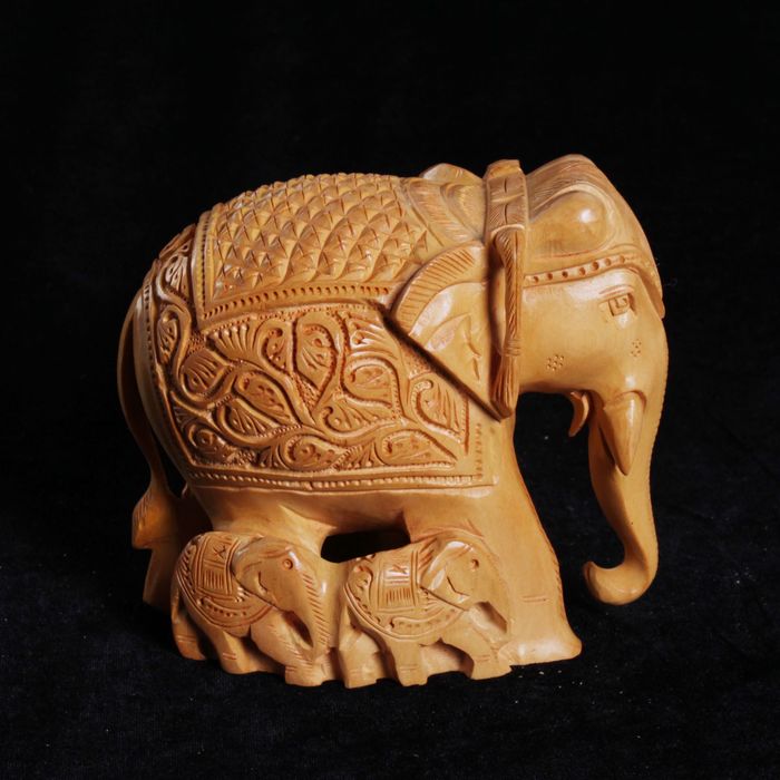 Сувенир "Семья слонов" резной