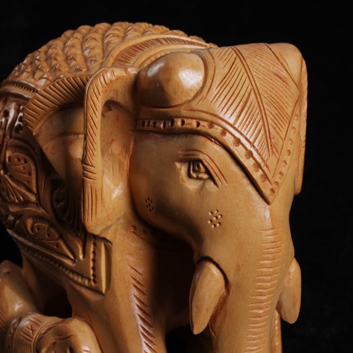 Сувенир "Семья слонов" резной