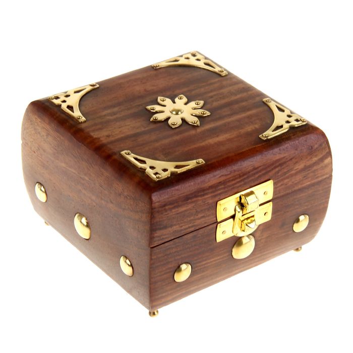 Шкатулка с орнаментом "Солнце"