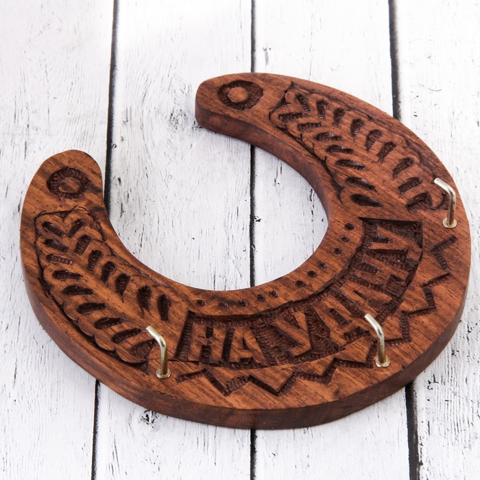 Ключница "На удачу" дерево шишам