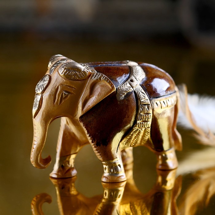 Сувенир "Довольный слон" резной в золоте