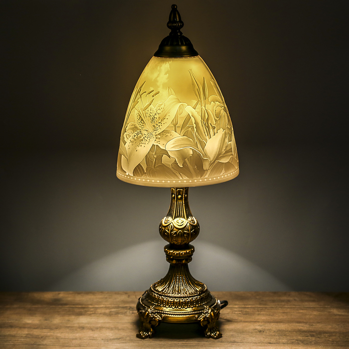 Лампа настольная керамический абажур "Лилии"