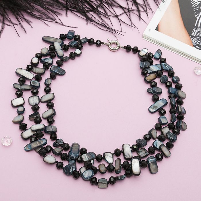 Бусы 3 ряда галтовка "Перламутр с хрусталём", цвет чёрный, 45см