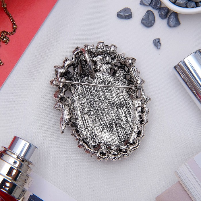 Брошь императрица "Коралл тёмный"