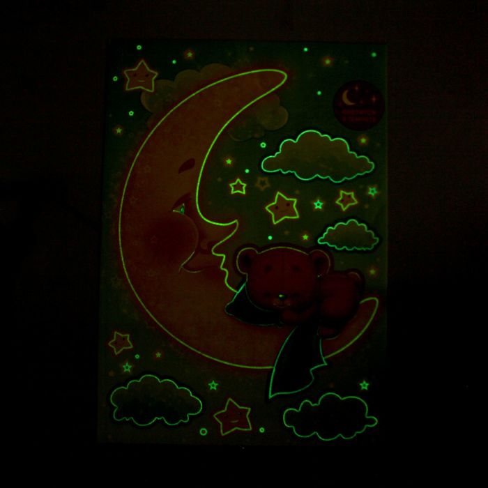 Наклейки интерьерные "Мишка на луне", светящиеся в темноте