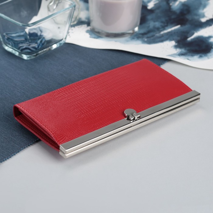 Кошелёк женский на застёжке, 4 отдела, отдел для карт, 1 наружный карман, алая игуана