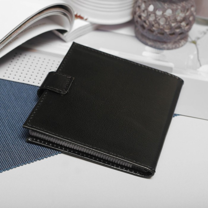 Визитница на кнопке, 2 ряда, 36 листов, глянцевый, чёрный