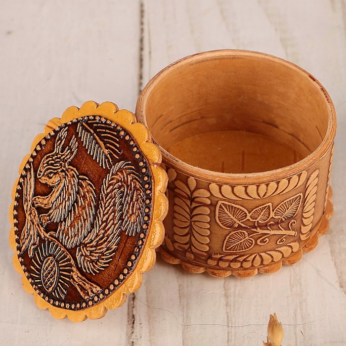 Шкатулка «Белочка», 4×2,5 см, береста