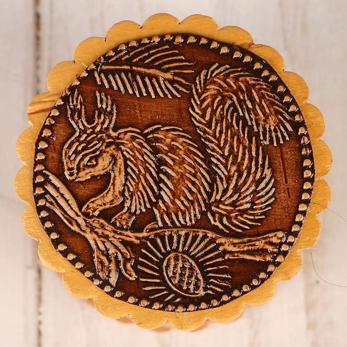 Шкатулка «Белочка», 4×2,5 см, береста