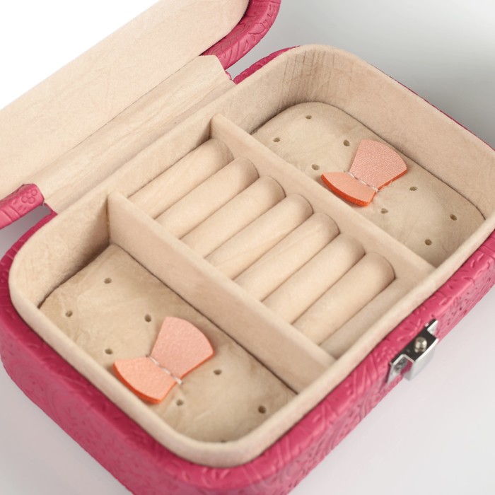 Шкатулка кожзам для украшений "Тиснение на розовом" 15х10х5 см